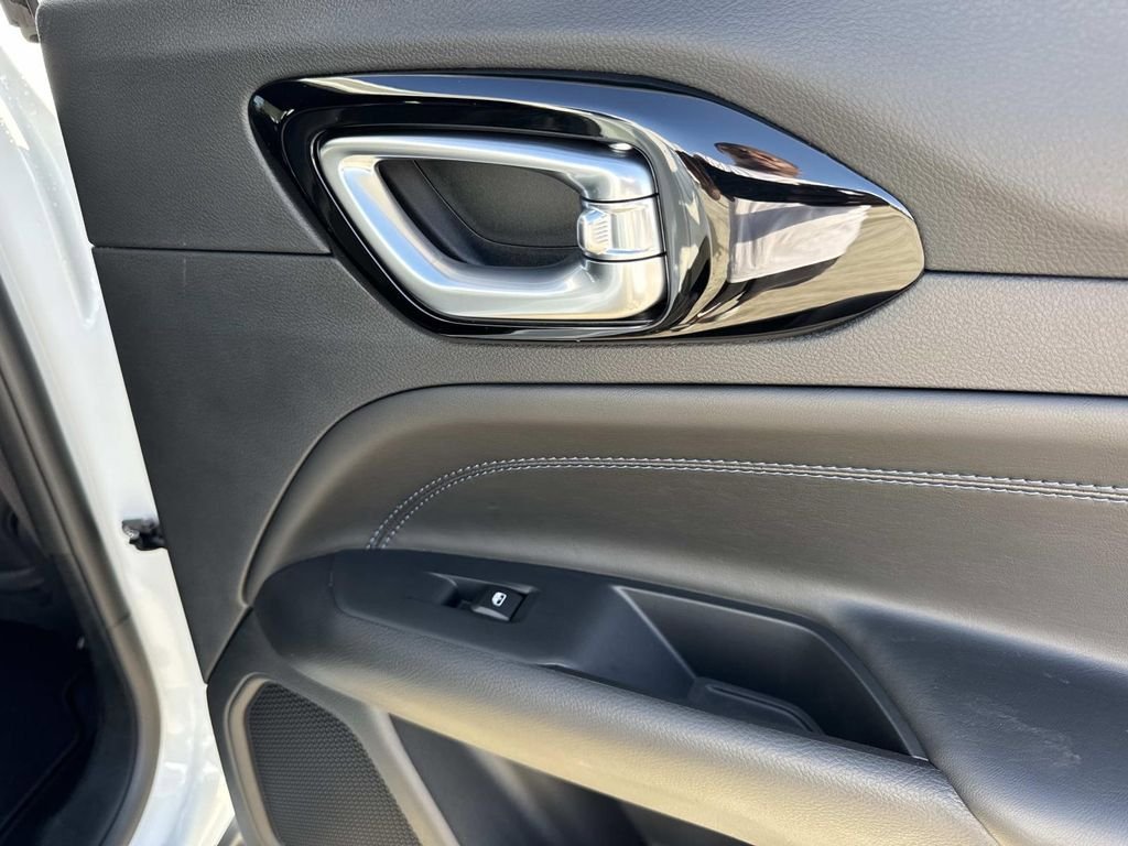 New 2026 Jeep Compass Latitude AWD/4WD image 21