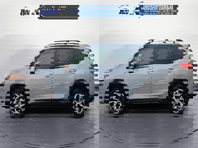 Used 2023 Subaru Forester Premium image 2