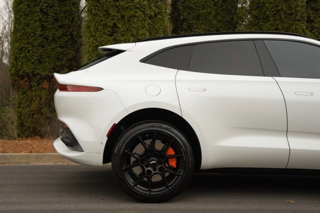 Used 2022 Aston Martin DBX image 8
