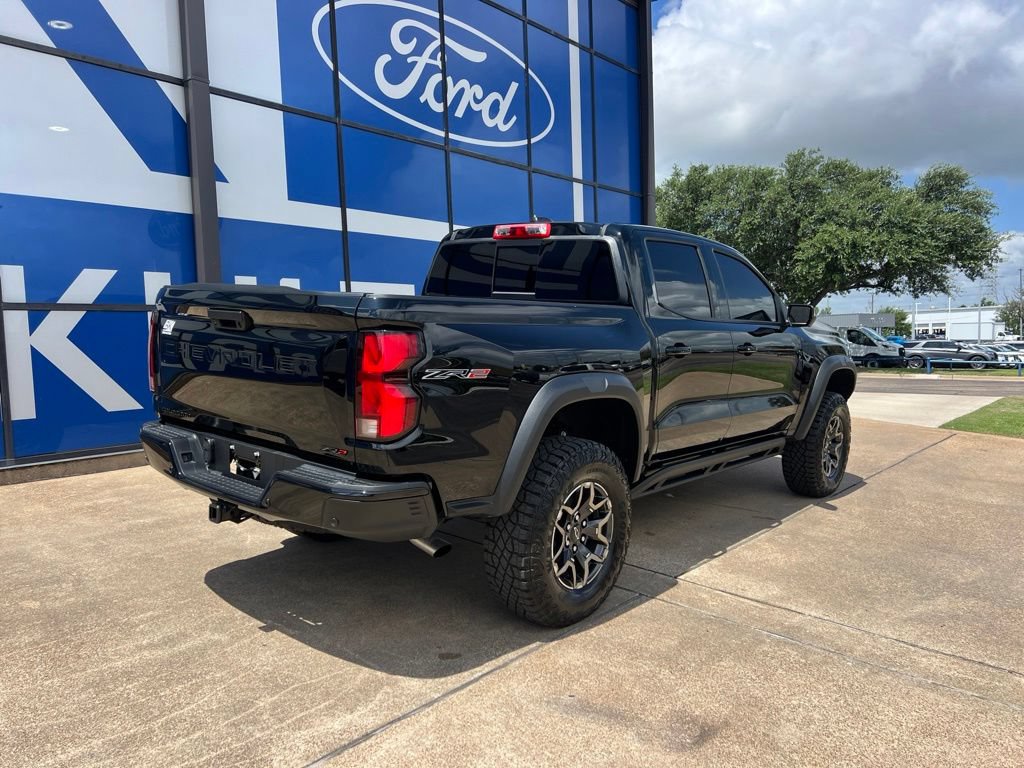 Used 2024 Chevrolet Colorado ZR2 w/ Technology Package AWD/4WD image 8