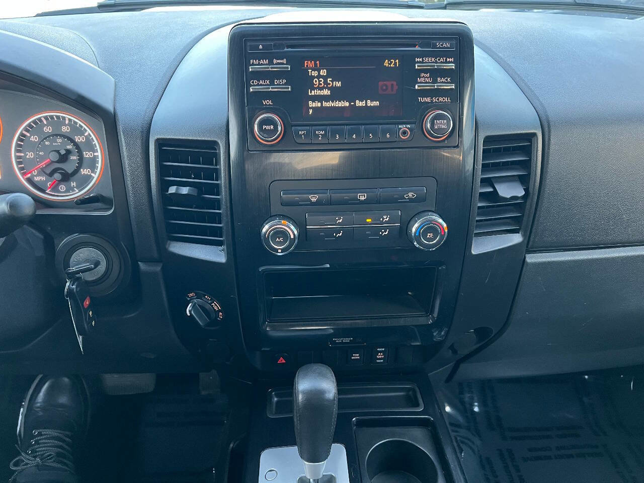 Used 2014 Nissan Titan SV w/ SV Value Truck Package image 33