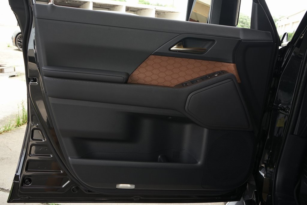 Used 2025 Lexus GX 550 image 23