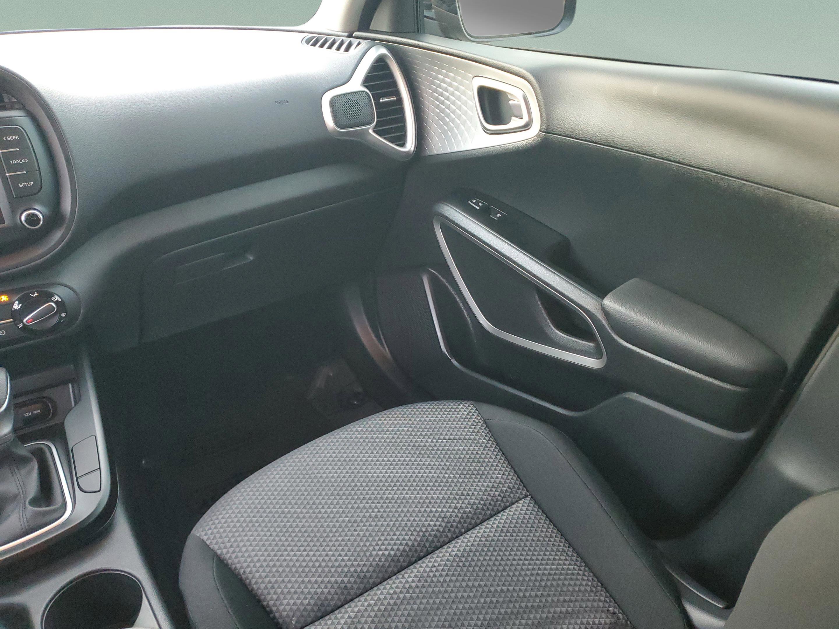 Certified 2025 Kia Soul LX image 14