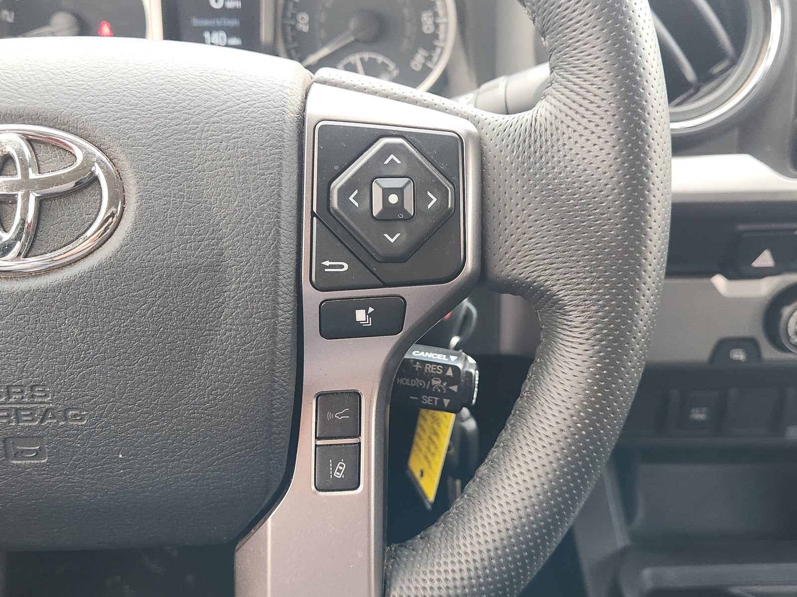 Used 2022 Toyota Tacoma SR5 RWD image 32