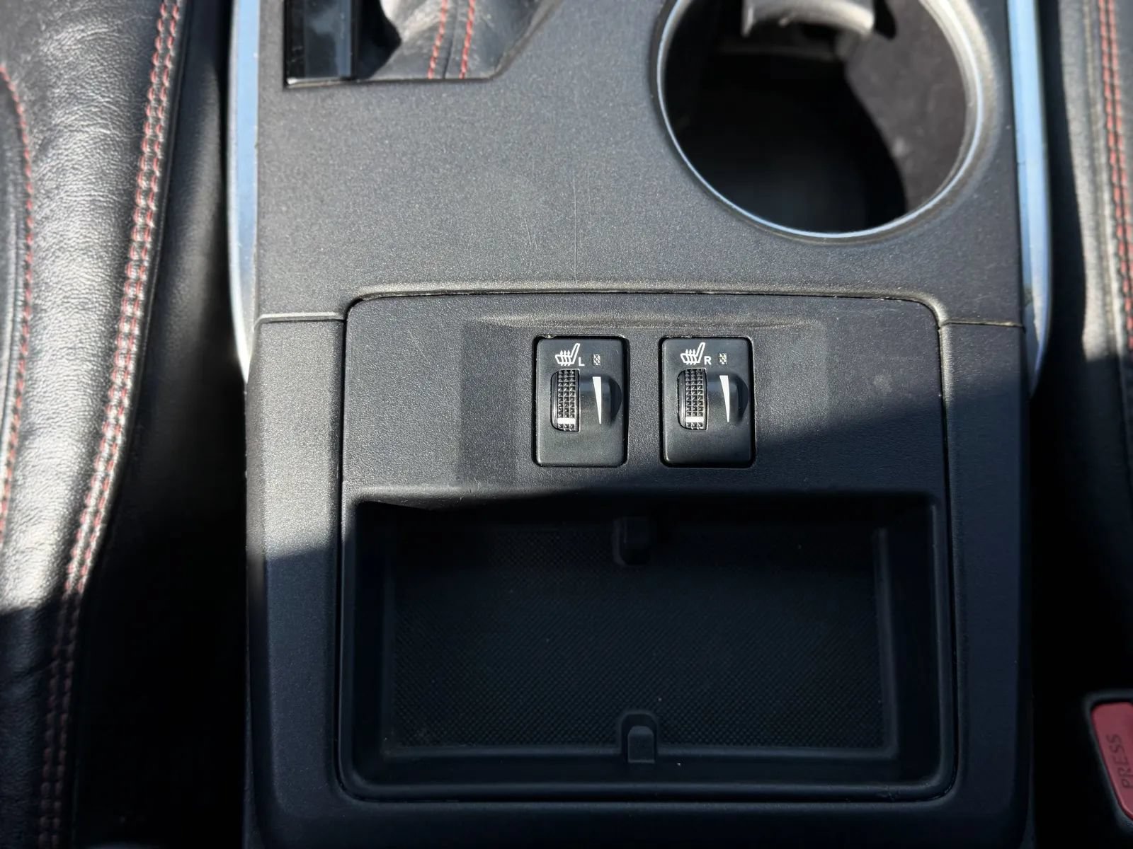 Used 2015 Toyota Camry XSE FWD image 30