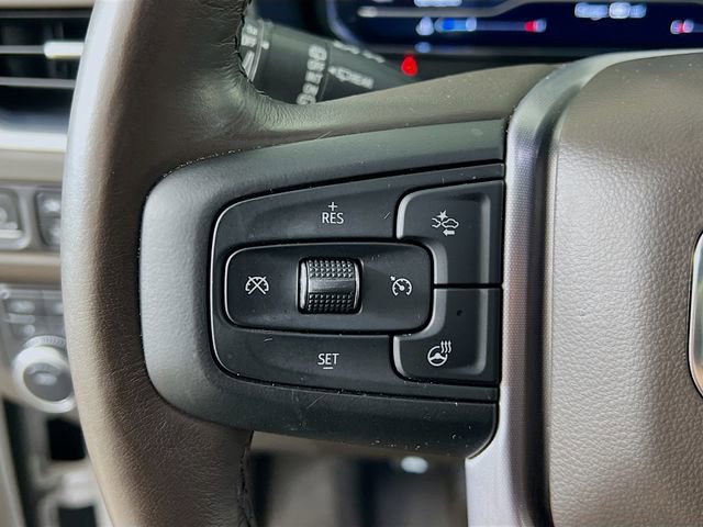 Used 2022 GMC Yukon XL SLT w/ SLT Luxury Package image 13