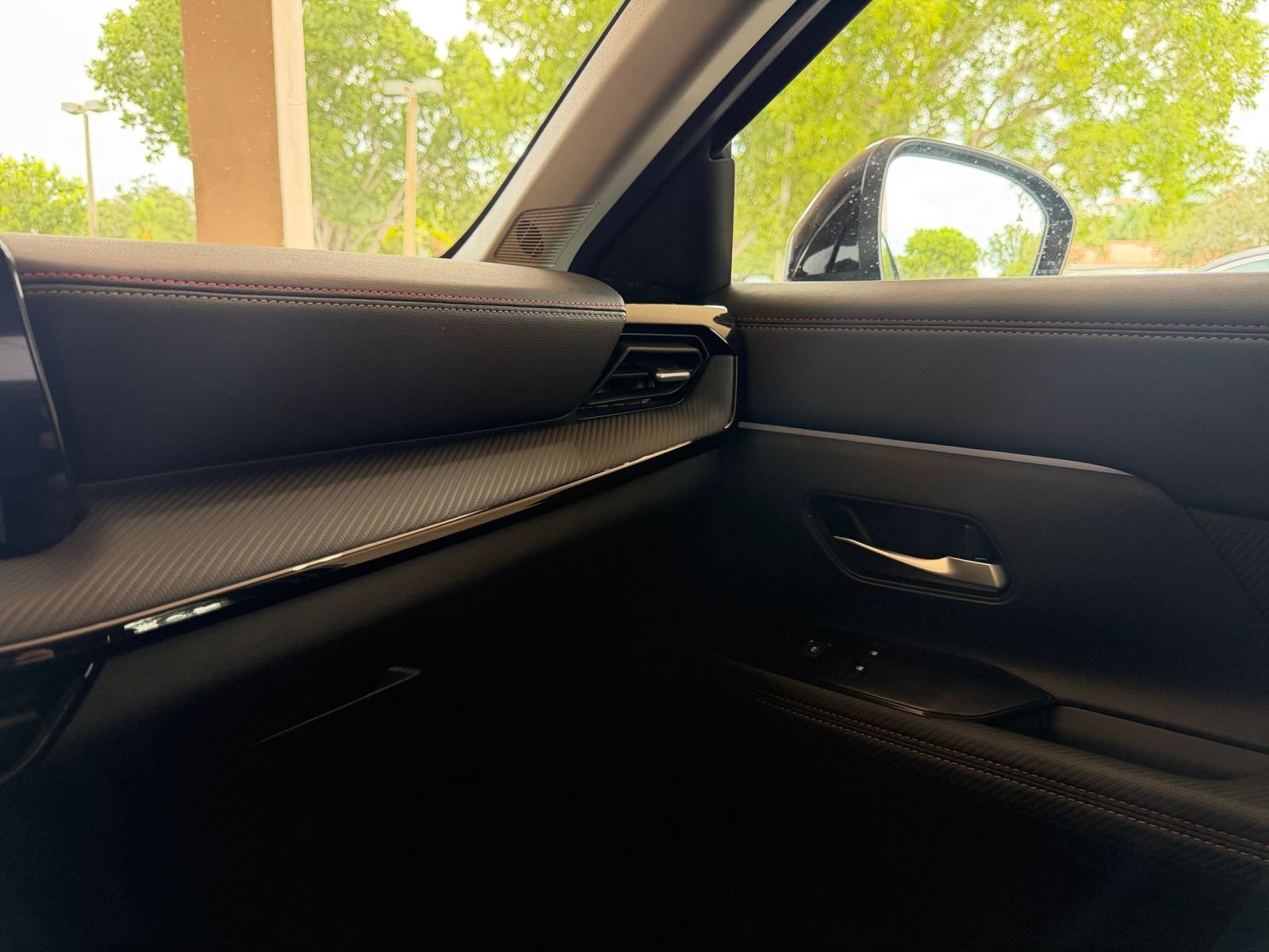 Used 2026 Nissan Kicks SR FWD image 29