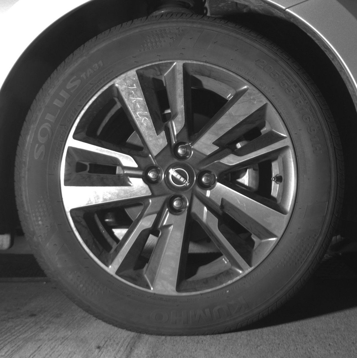 Used 2025 Nissan Versa SV image 13