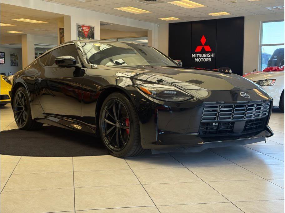 Used 2024 Nissan Z Performance w/ Floor Mat Package RWD image 3