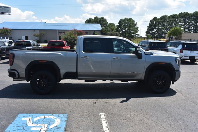 Used 2025 GMC Sierra 2500 AT4 w/ Technology Package AWD/4WD image 4