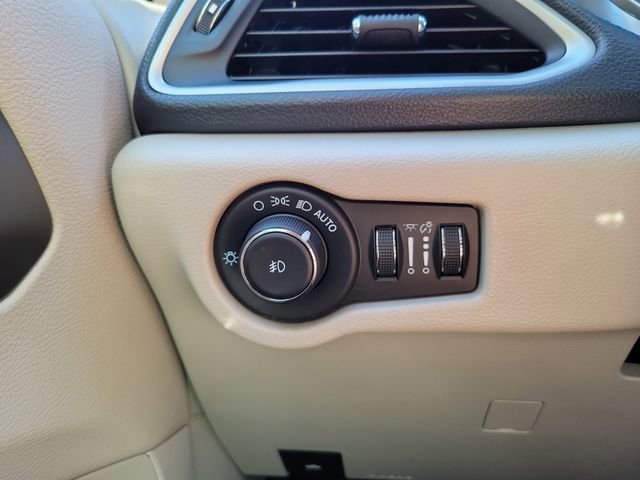 Used 2021 Chrysler Pacifica Touring-L w/ Premium & Safety Sphere Group FWD image 30