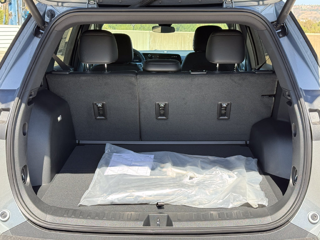 New 2027 Chevrolet Equinox LT w/ Convenience Package II FWD image 8