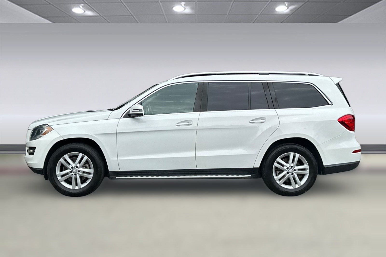 Used 2015 Mercedes-Benz GL 450 4MATIC image 2