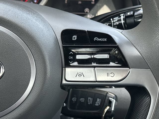 Used 2021 Hyundai Elantra SE FWD image 13