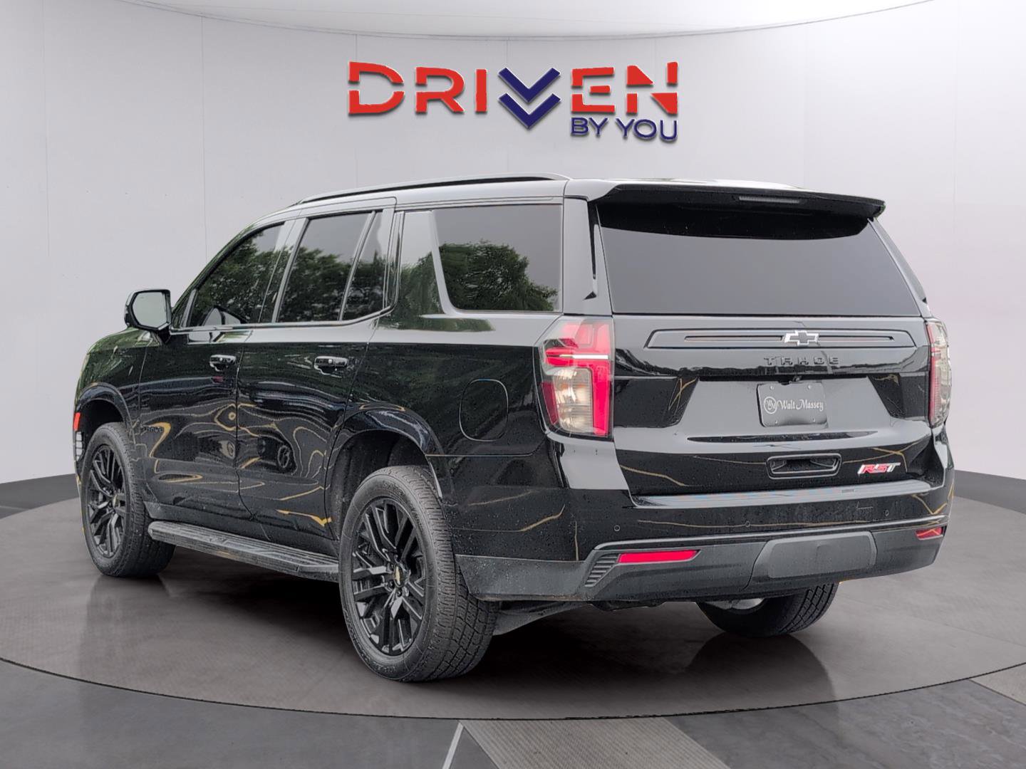 Used 2023 Chevrolet Tahoe RST w/ Luxury Package AWD/4WD image 3