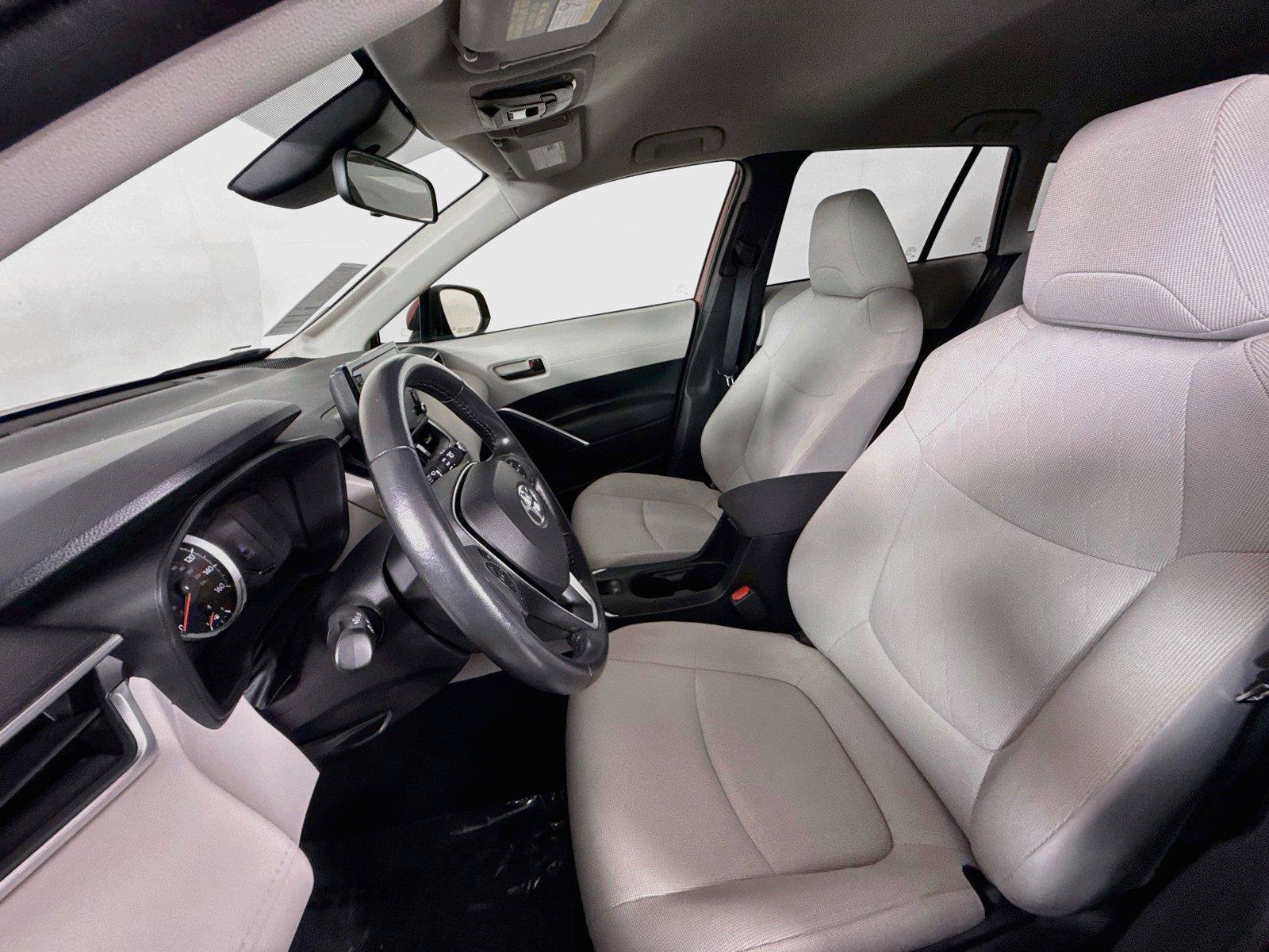 Used 2022 Toyota Corolla Cross LE FWD image 3