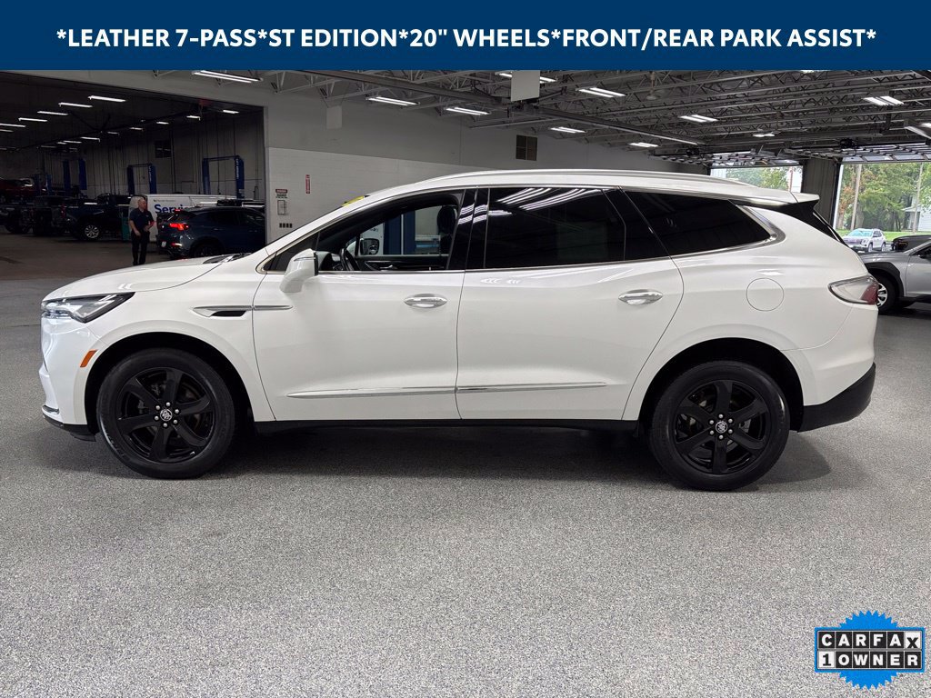 Used 2023 Buick Enclave Essence w/ Sport Touring Edition AWD/4WD image 4