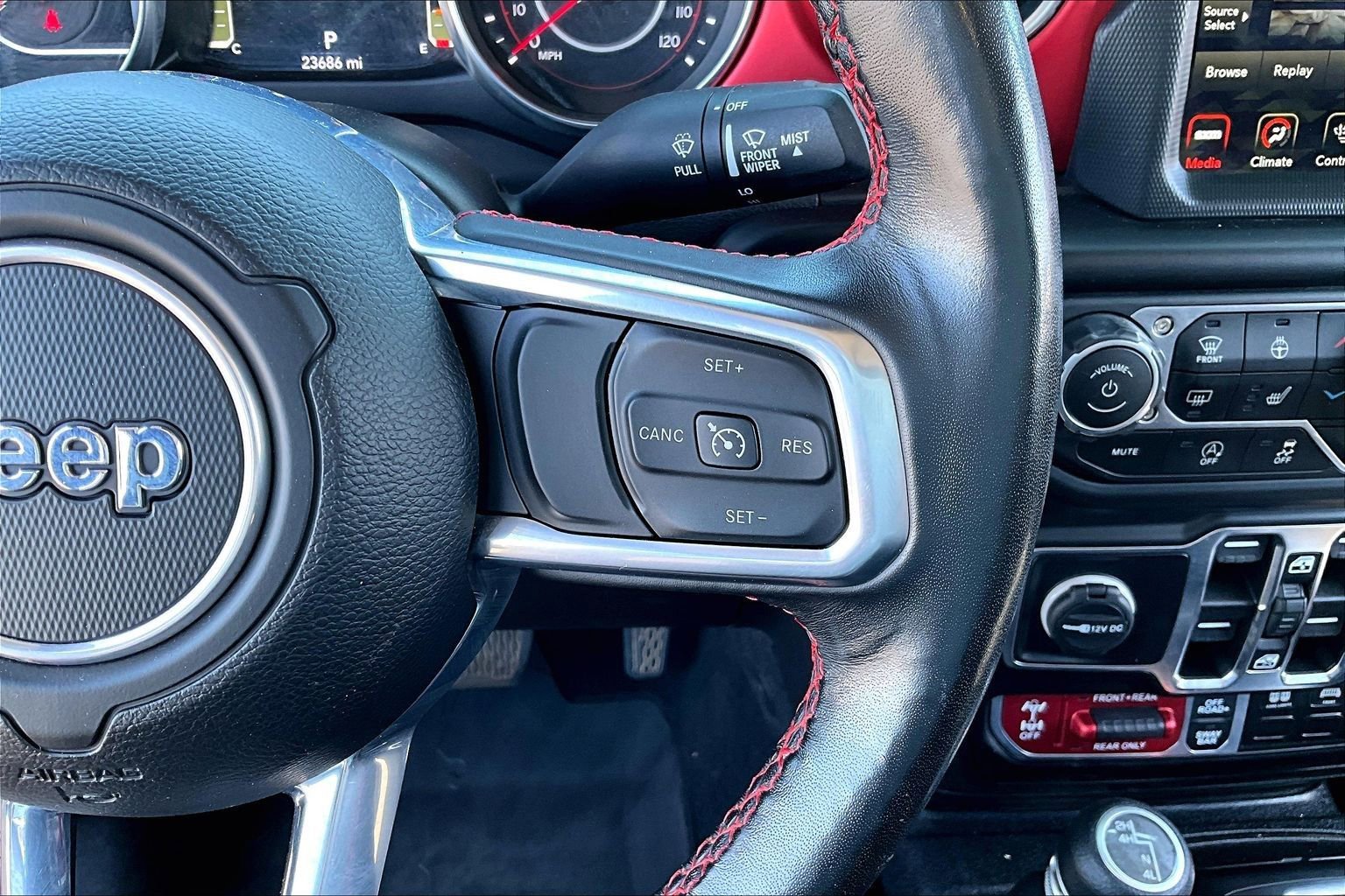 Used 2022 Jeep Gladiator Rubicon w/ Cold Weather Group AWD/4WD image 20