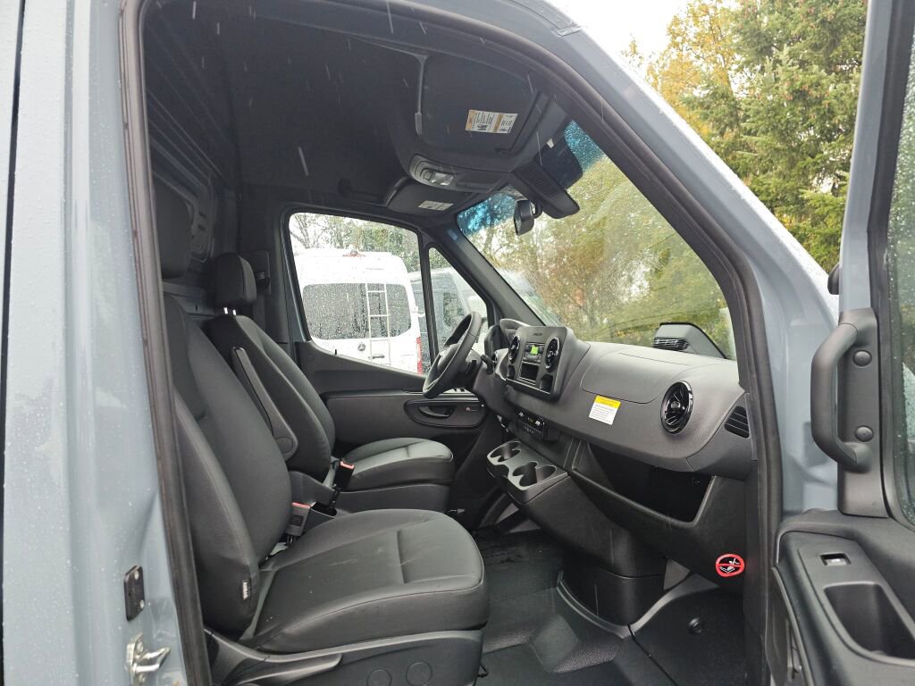 New 2025 Mercedes-Benz Sprinter 2500 image 18