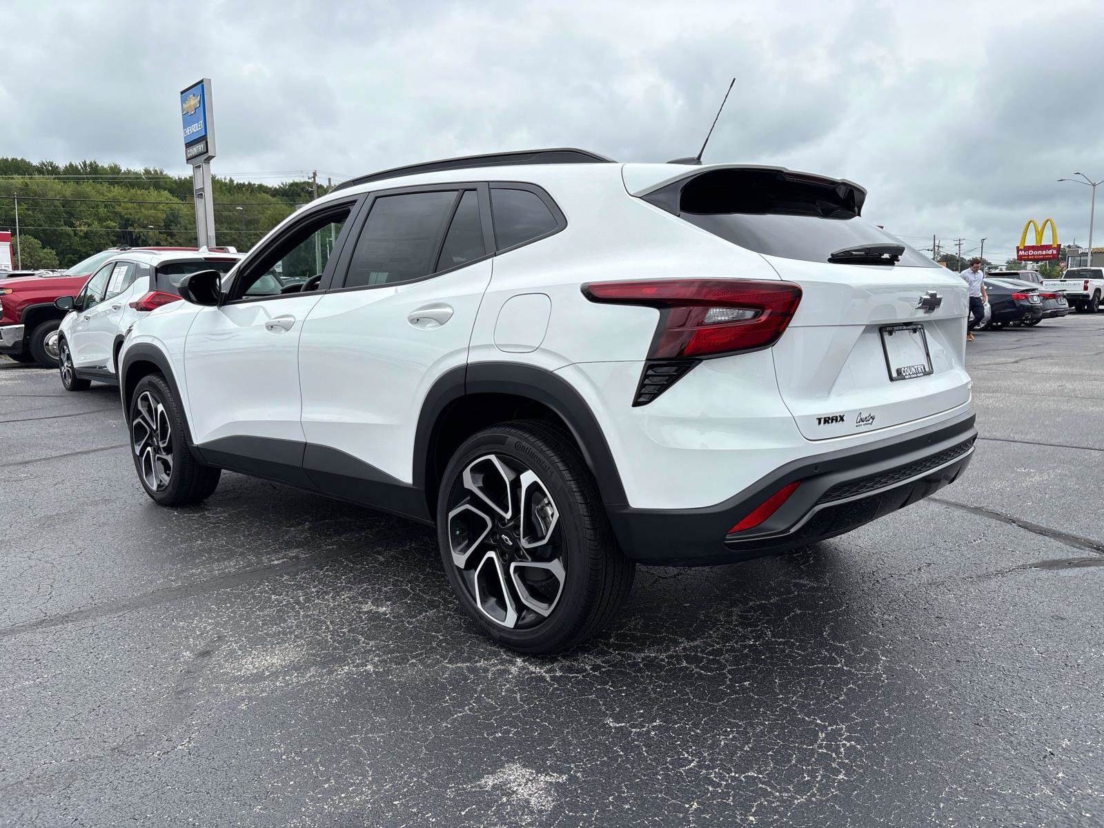 New 2025 Chevrolet Trax RS w/ Sunroof Package image 3