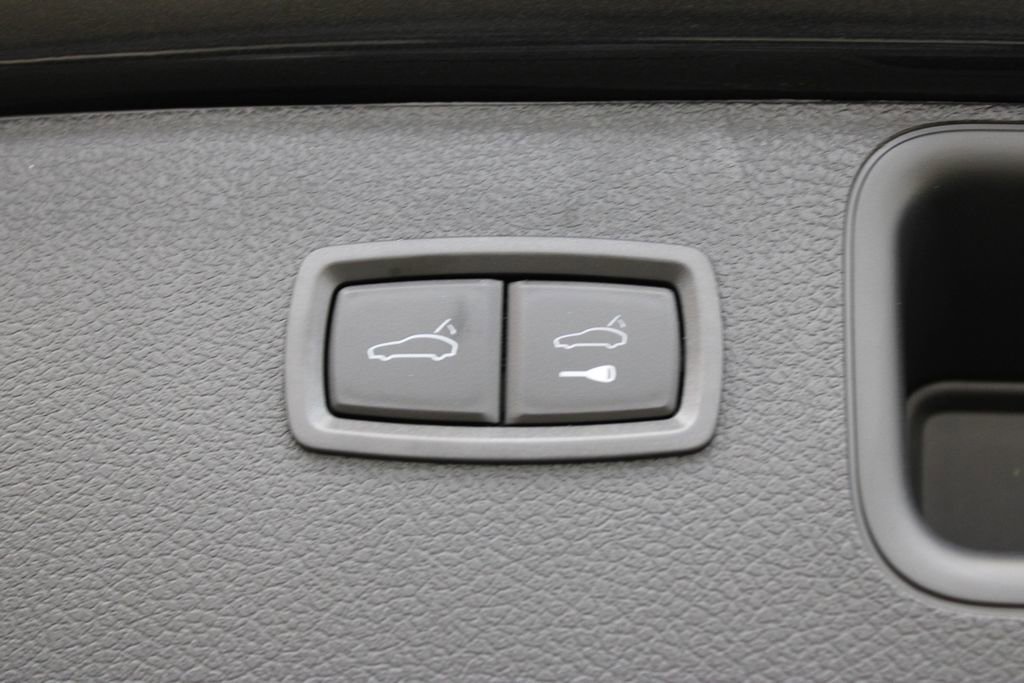 New 2026 Porsche Macan image 41