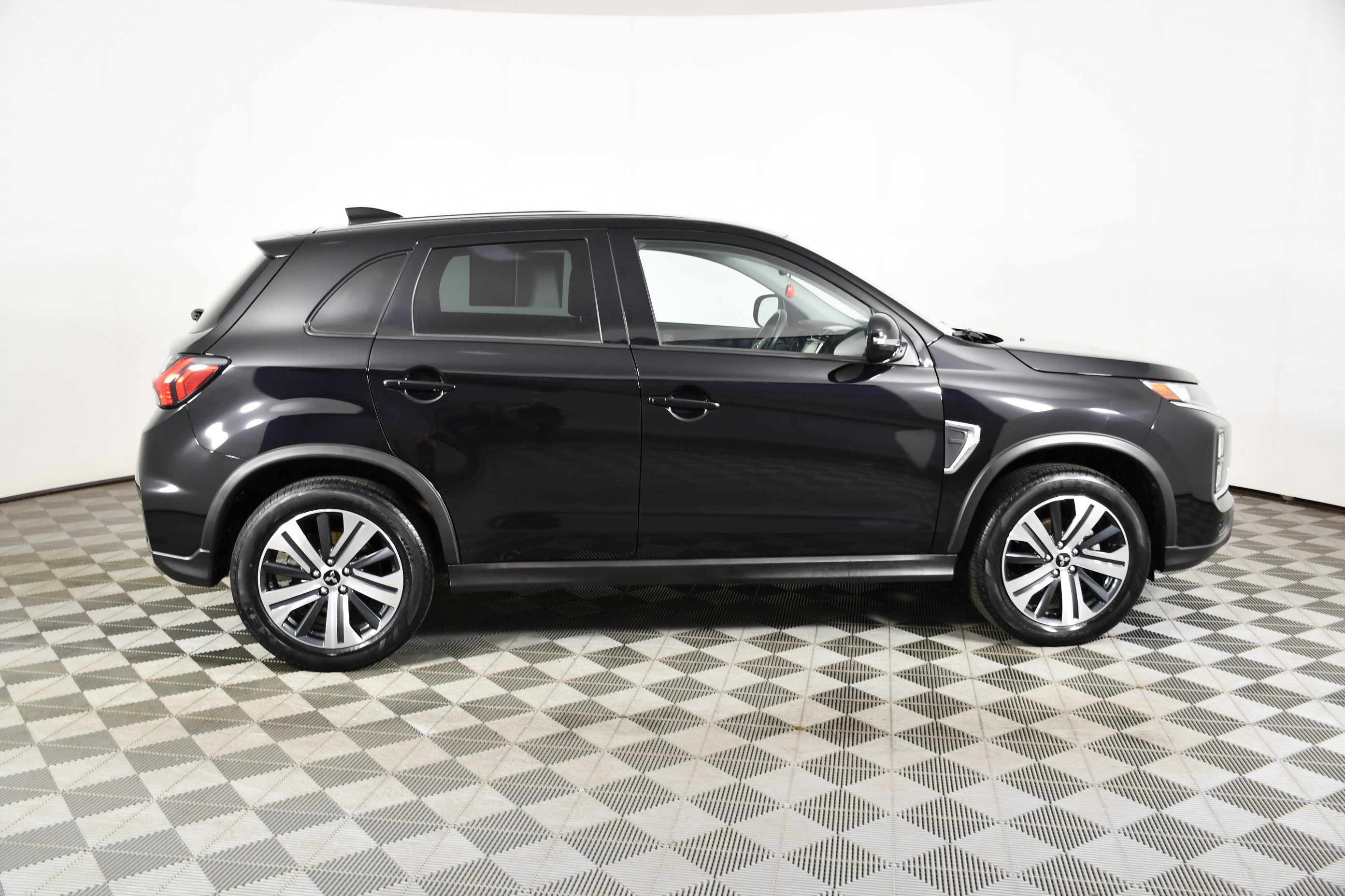 Used 2023 Mitsubishi Outlander Sport SE AWD/4WD image 5