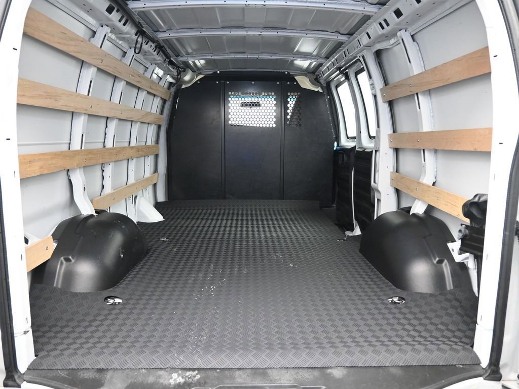 Used 2024 GMC Savana 2500 w/ Driver Convenience Package image 24