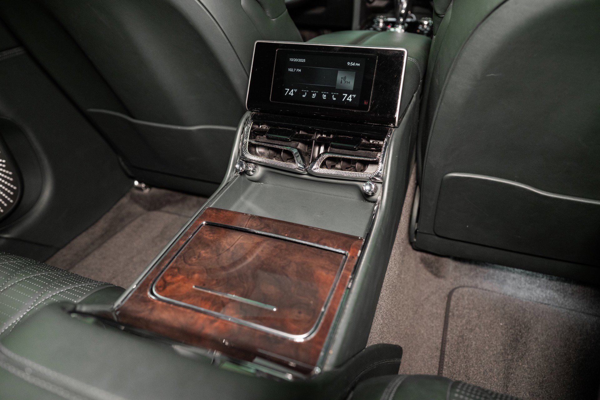 Used 2022 Bentley Flying Spur V8 image 26