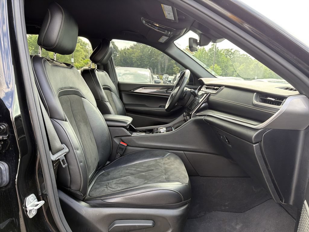 Used 2021 Jeep Grand Cherokee L Laredo AWD/4WD image 19