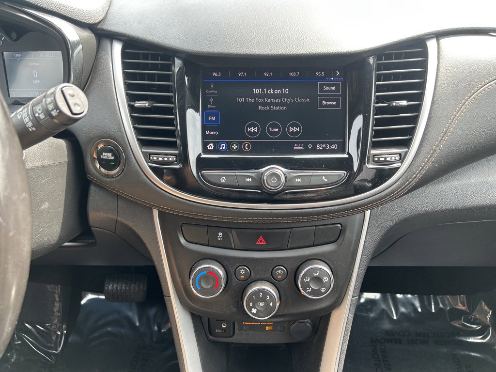 Used 2022 Chevrolet Trax LT w/ LT Convenience Package image 26