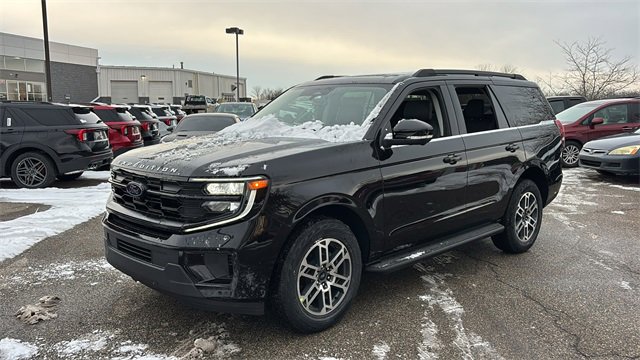 New 2025 Ford Expedition Active image 3