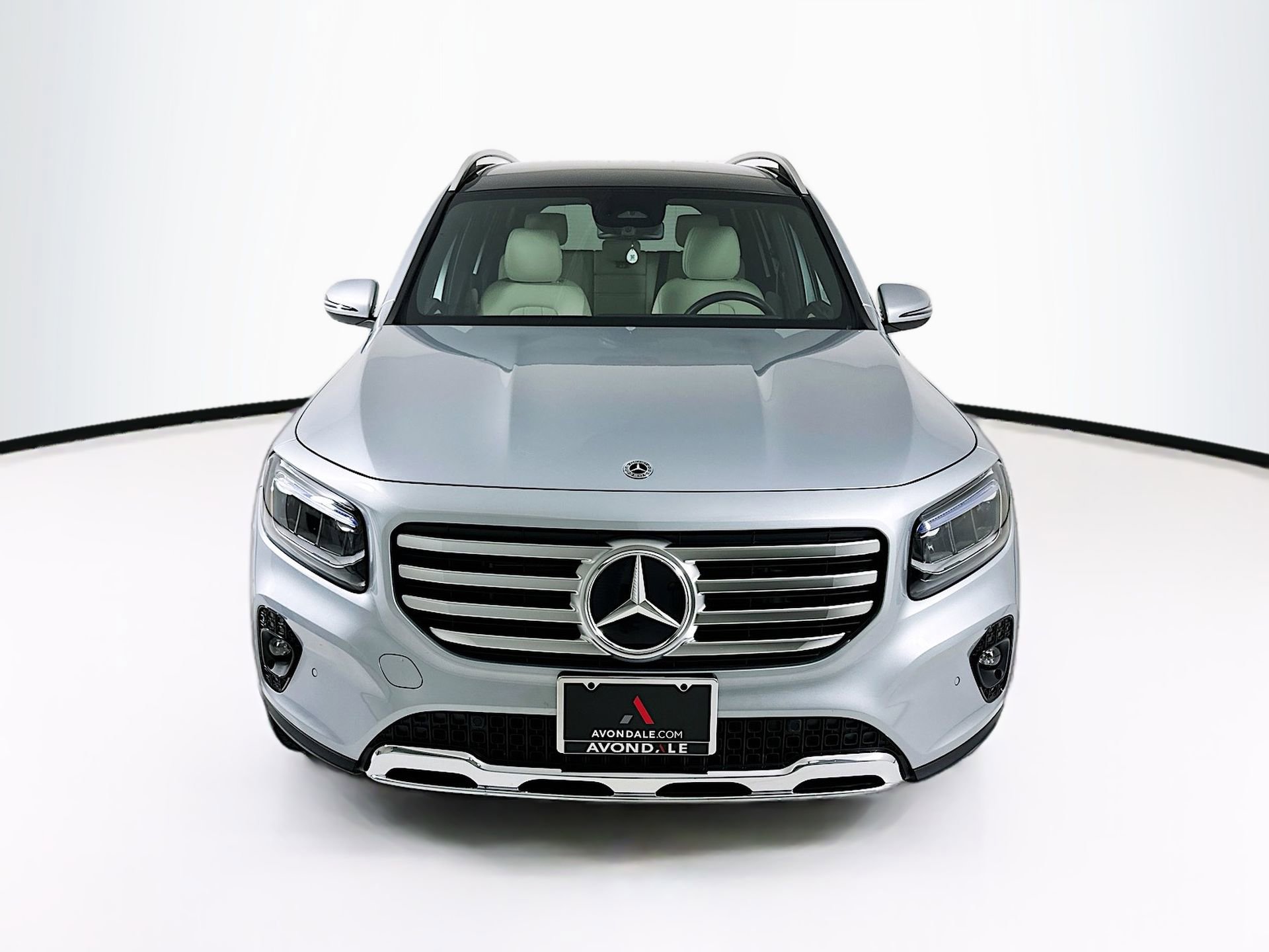 Used 2024 Mercedes-Benz GLB 250 image 2