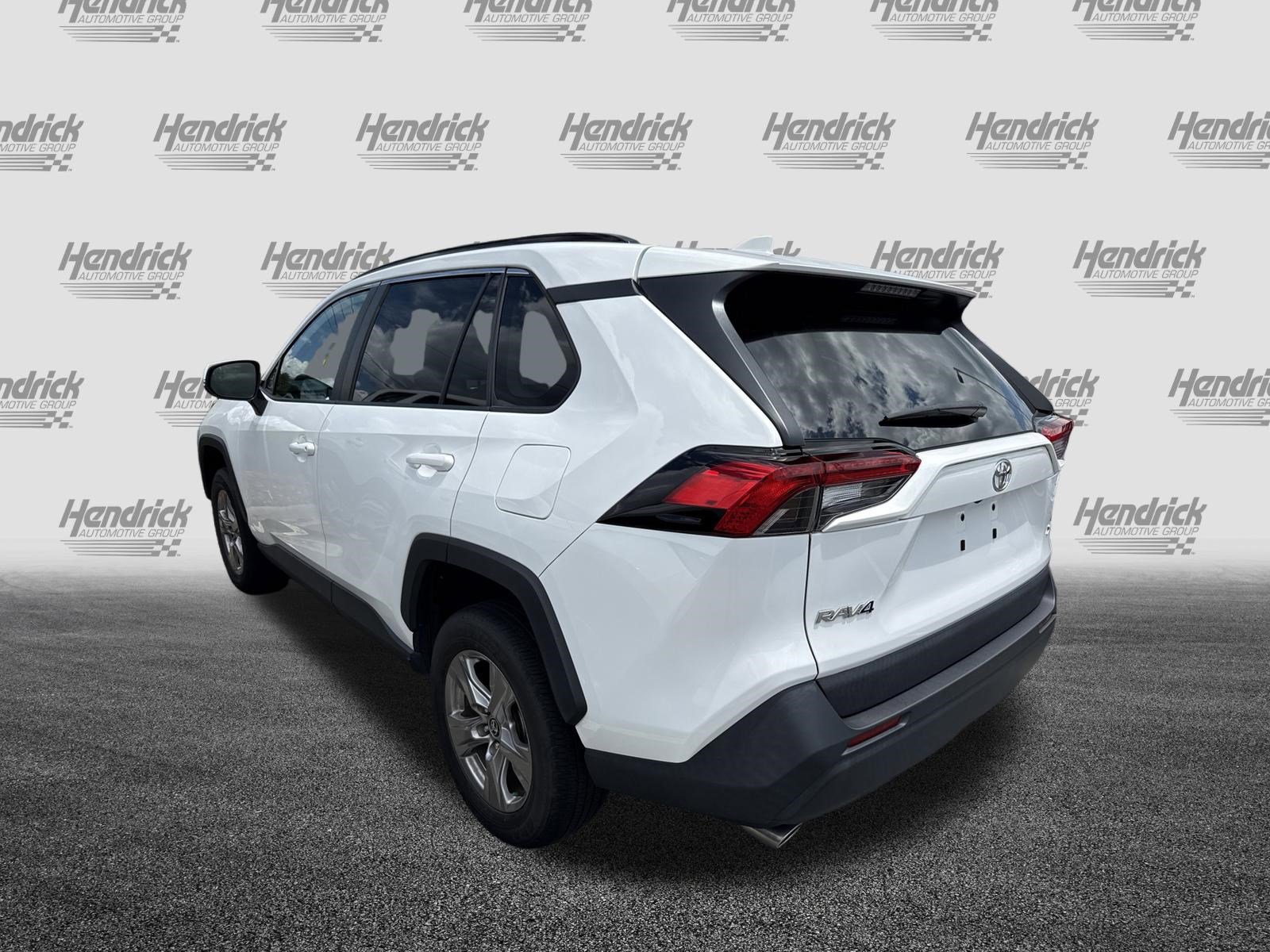 Used 2022 Toyota RAV4 XLE FWD image 7