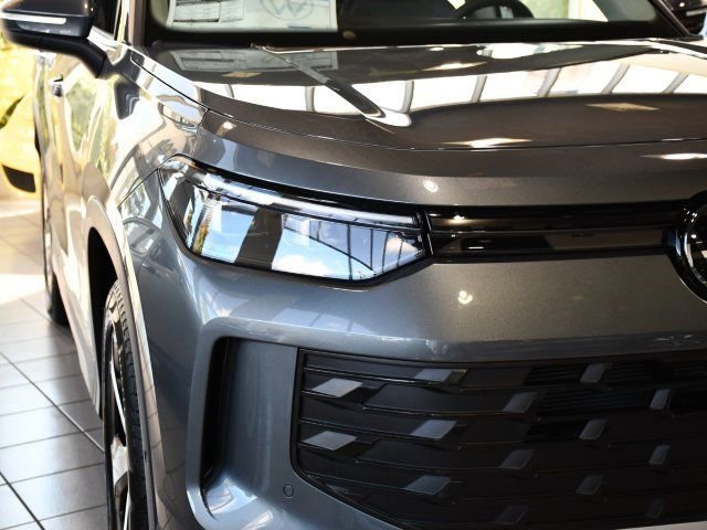 New 2026 Volkswagen Tiguan SE image 25