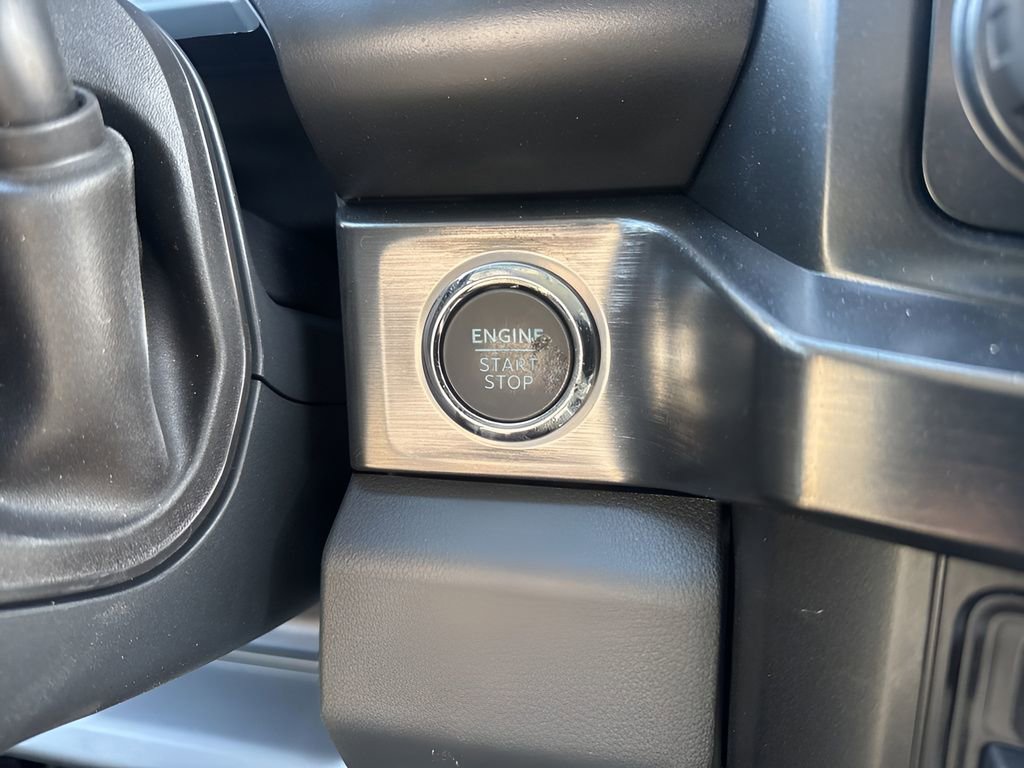 Used 2025 Ford F350 Lariat w/ Lariat Ultimate Package AWD/4WD image 25