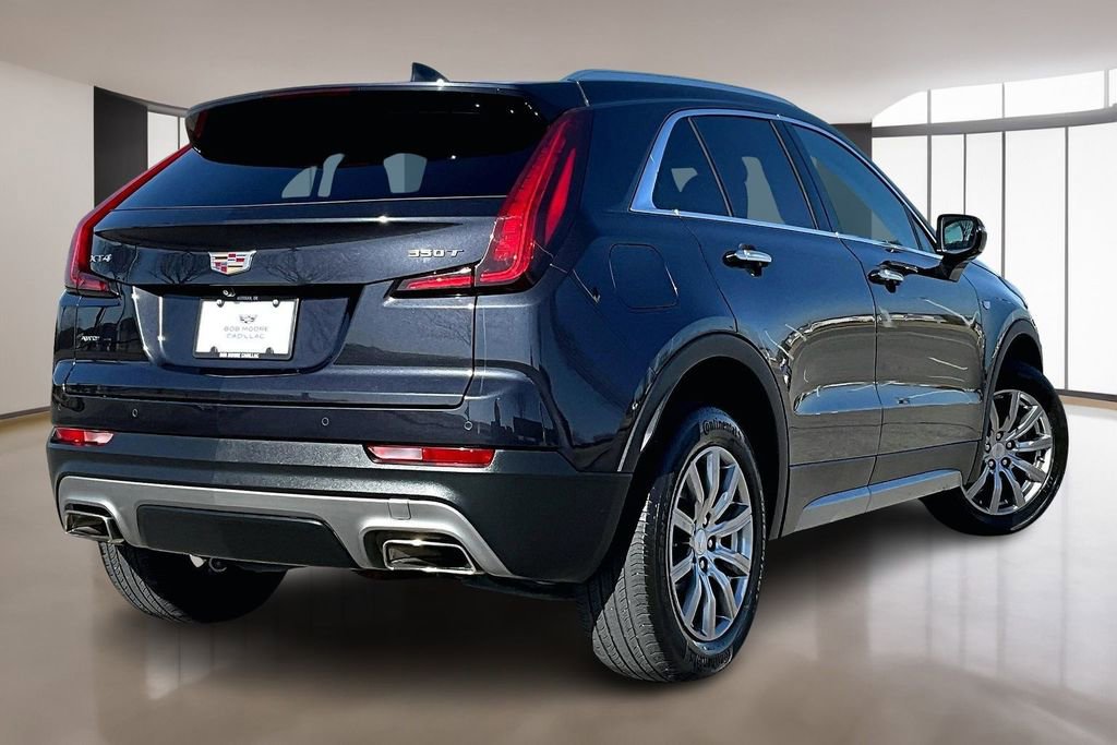Used 2023 Cadillac XT4 Premium Luxury image 2