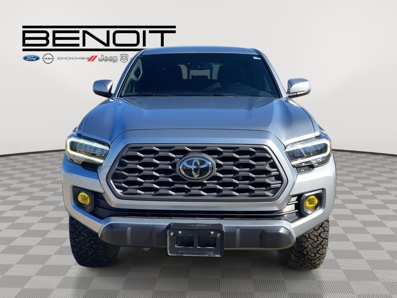 Used 2022 Toyota Tacoma TRD Off-Road w/ Technology Package image 2