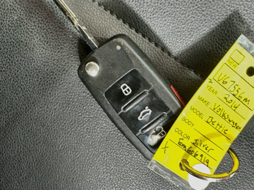 Used 2014 Volkswagen Beetle 2.5 FWD image 33