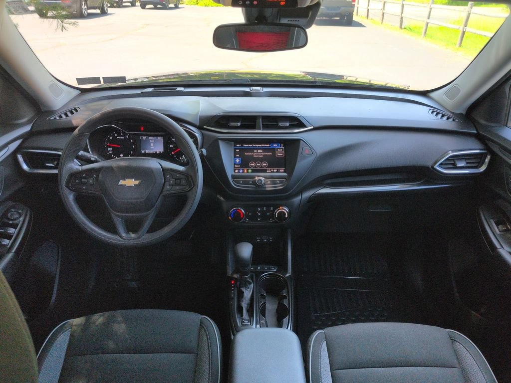 Used 2022 Chevrolet TrailBlazer LT AWD/4WD image 9