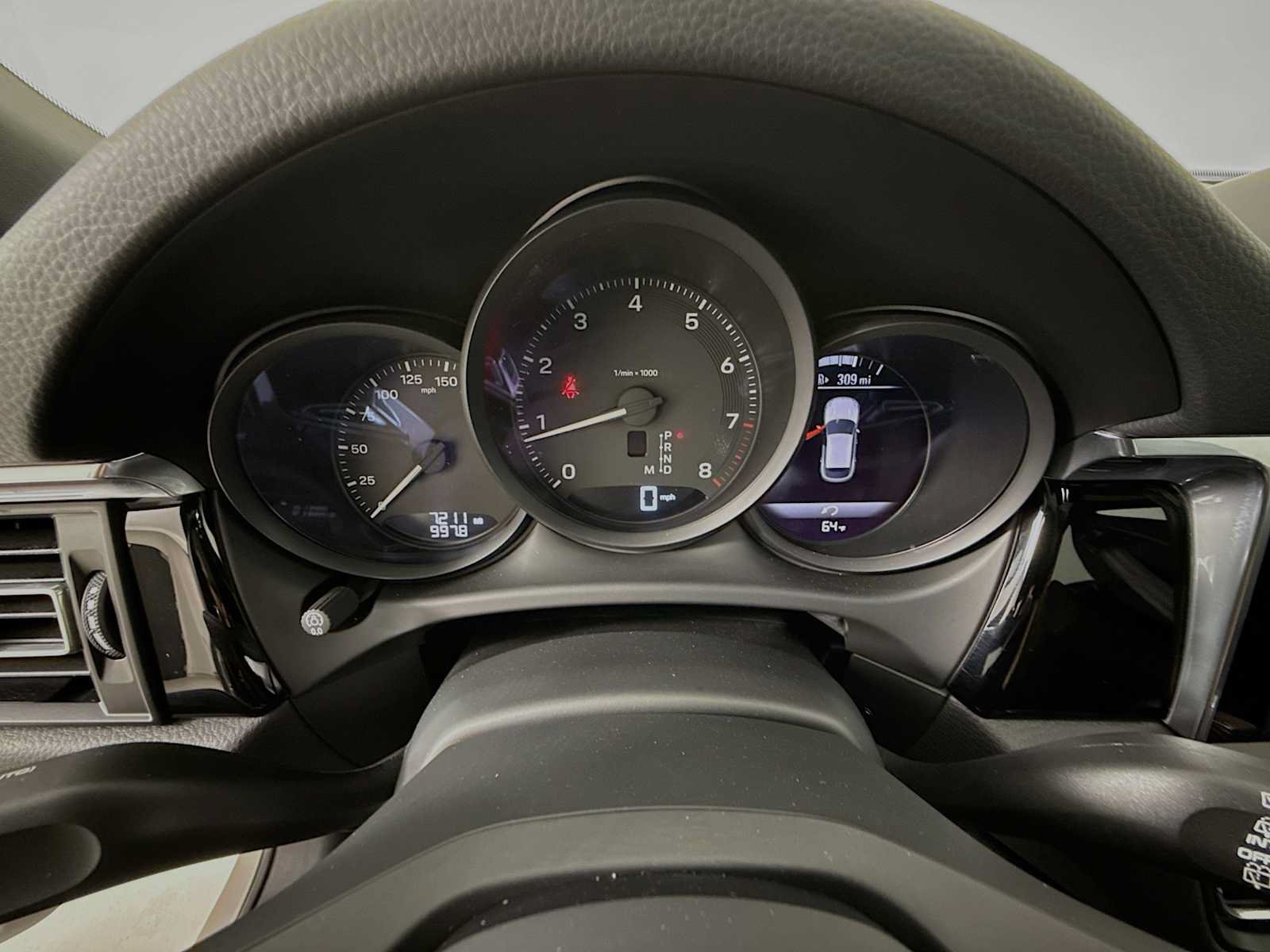 Certified 2025 Porsche Macan AWD/4WD image 16