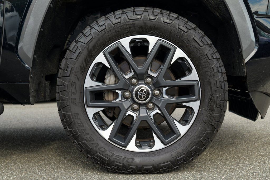 Used 2023 Toyota Tundra Limited image 14