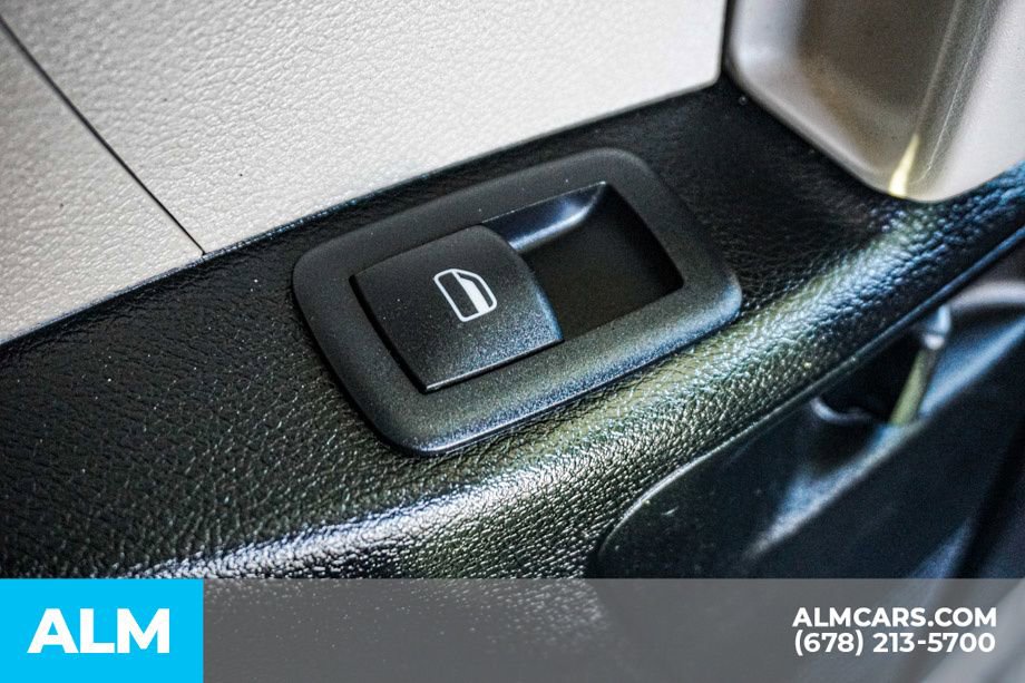 Used 2023 Chrysler Pacifica Touring-L image 35