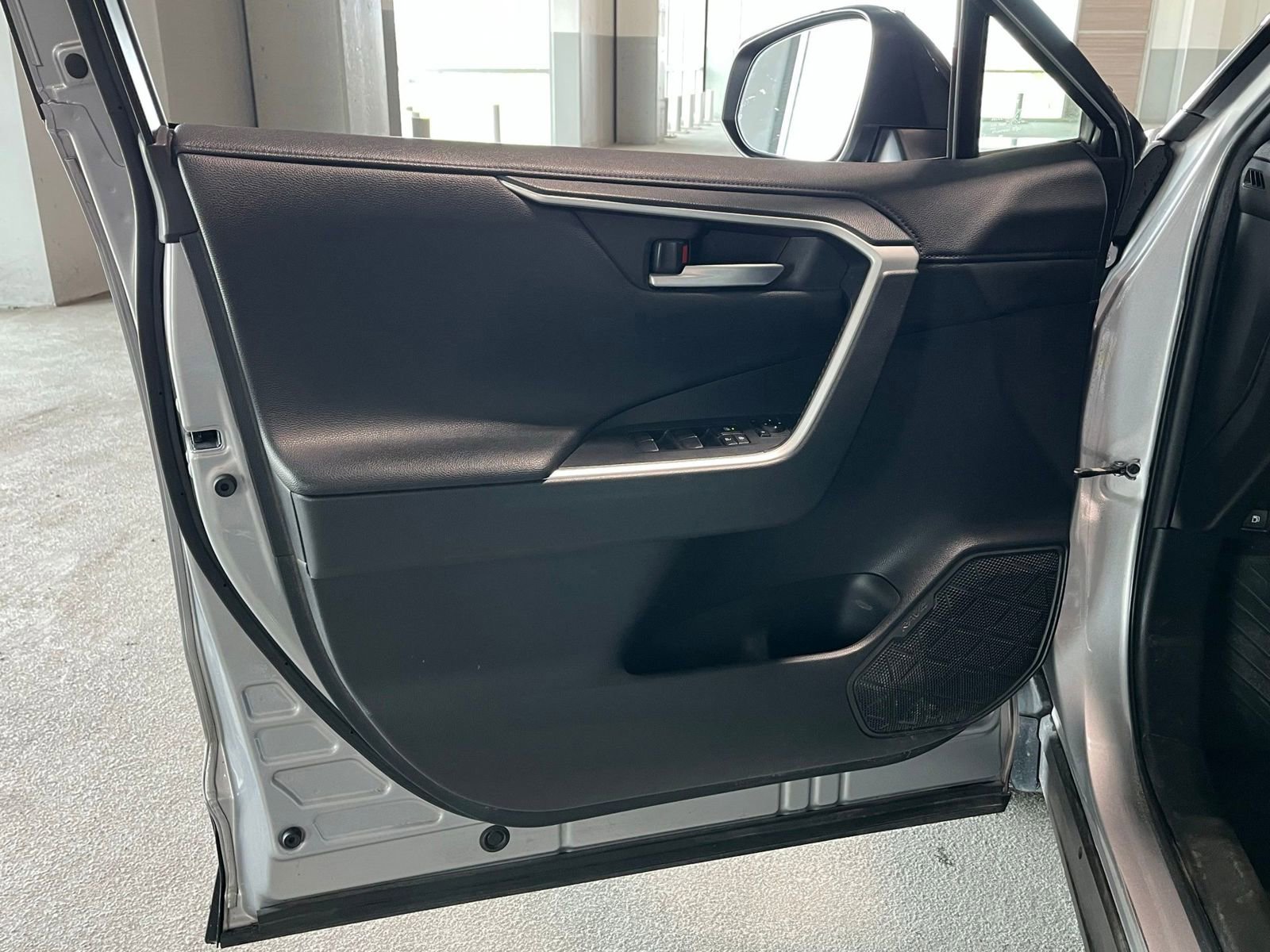 Used 2020 Toyota RAV4 XSE AWD/4WD image 16