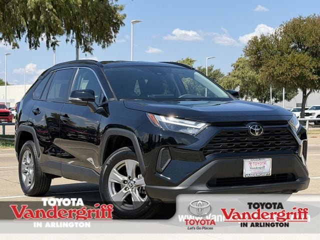 Used 2025 Toyota RAV4 XLE FWD video 1