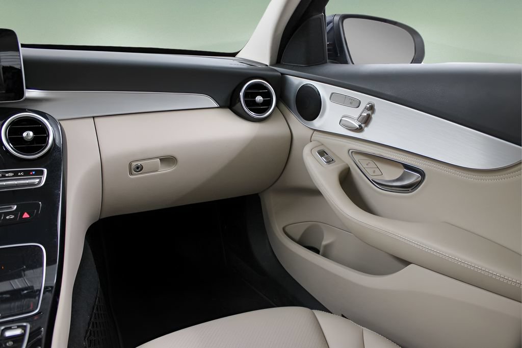 Used 2016 Mercedes-Benz C 300 4MATIC Sedan image 19