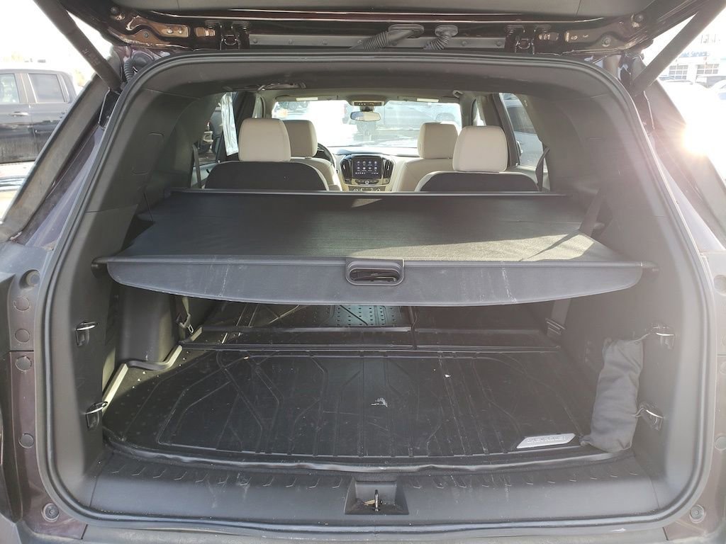 Used 2023 Chevrolet Traverse LT w/ LPO, Floor Liner Package image 5