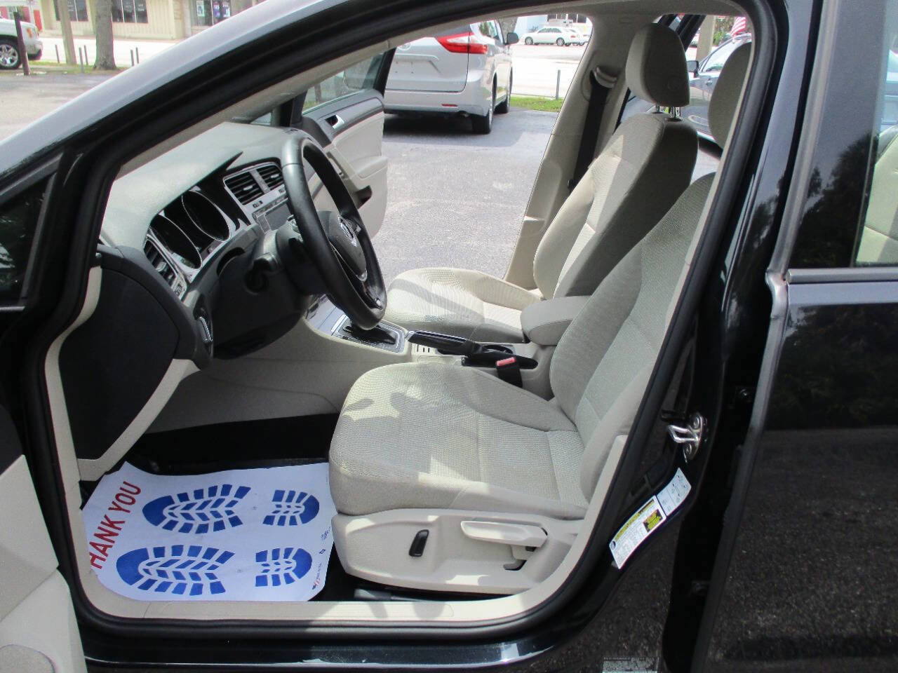 Used 2018 Volkswagen Golf S FWD image 10