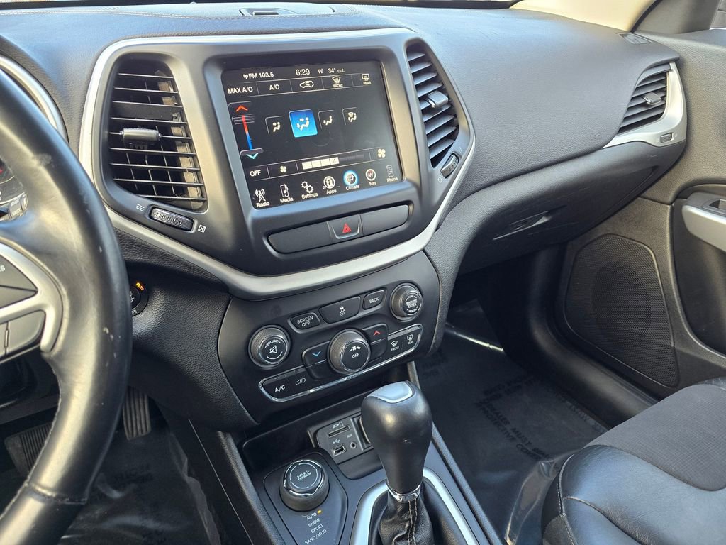 Used 2018 Jeep Cherokee Latitude Plus image 29