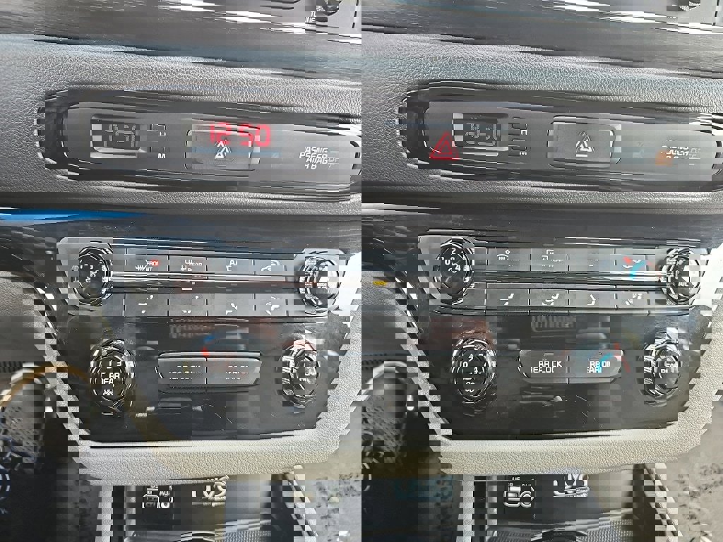 Used 2016 Kia Sedona LX w/ Option Group 020 image 16