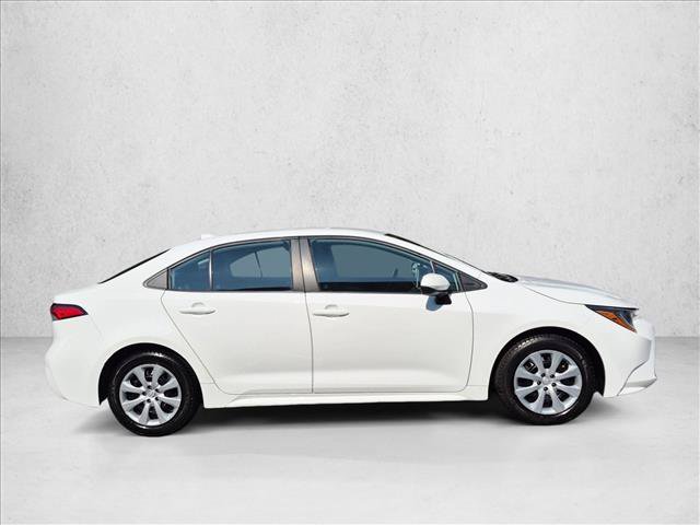 Used 2020 Toyota Corolla LE FWD image 4